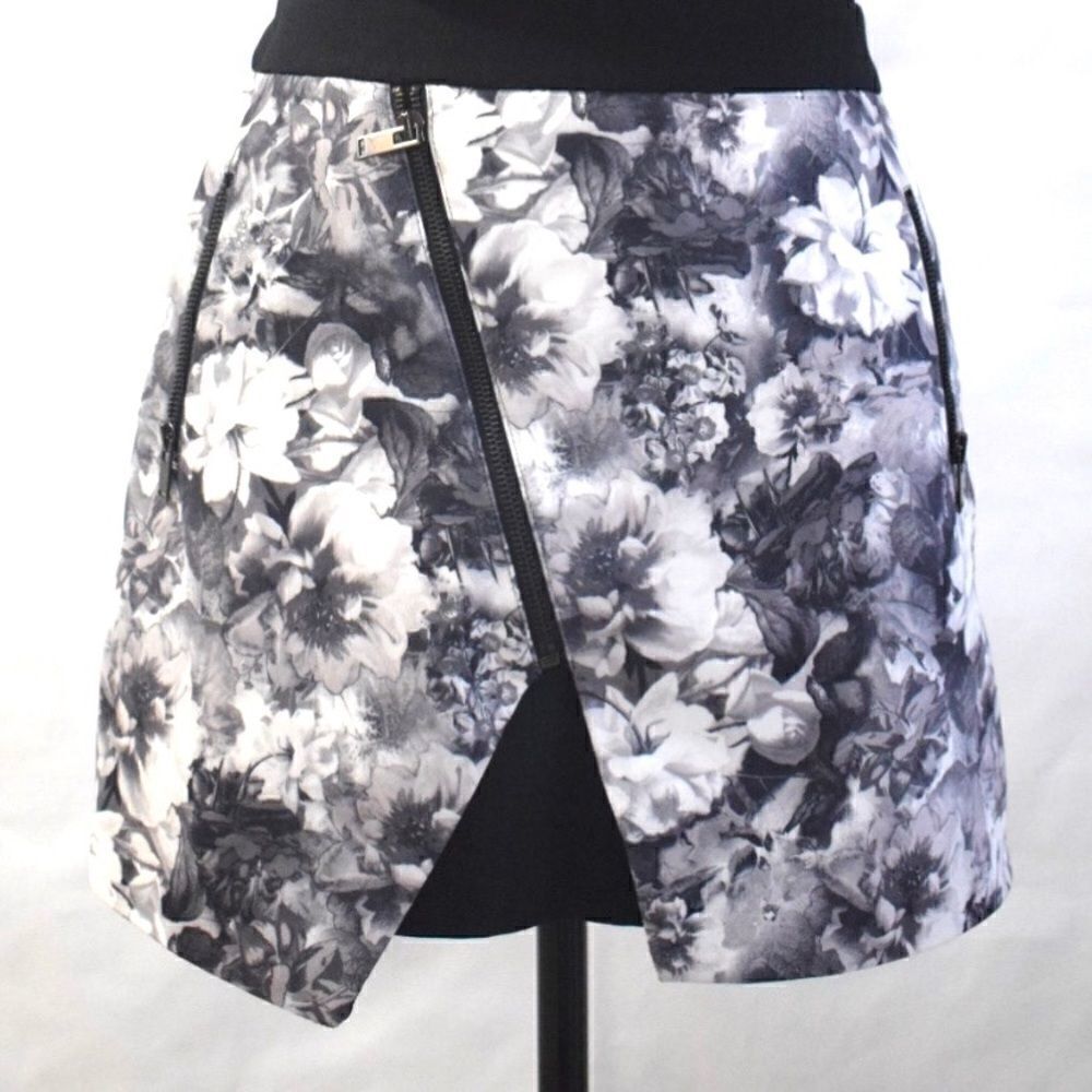 ZARA mini floral print MINI skirt